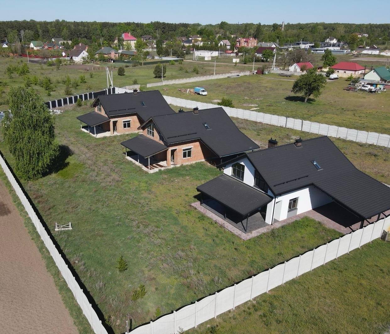 Продаж будинків КМ с.Лебедівка - 3 готових будинки -170 м2, 60 соток, 125 кВт - Зображення 3